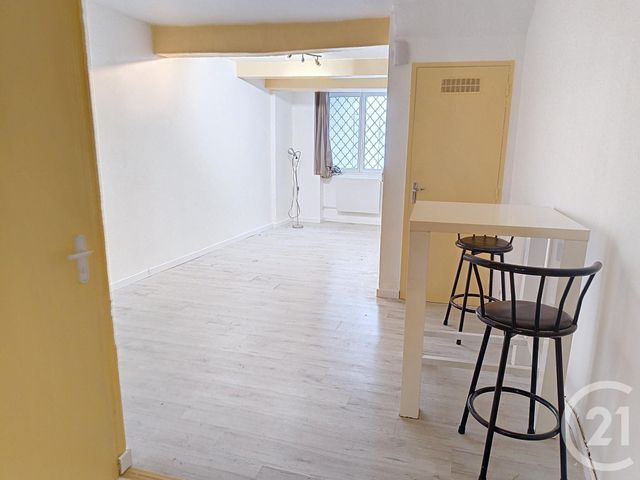 Appartement F1 à louer - 1 pièce - 27.0 m2 - BEZIERS - 34 - LANGUEDOC-ROUSSILLON - Century 21 Comminges Immobilier